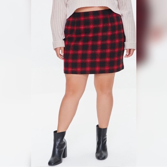 Red plaid plus size skirt - Picture 2 of 3